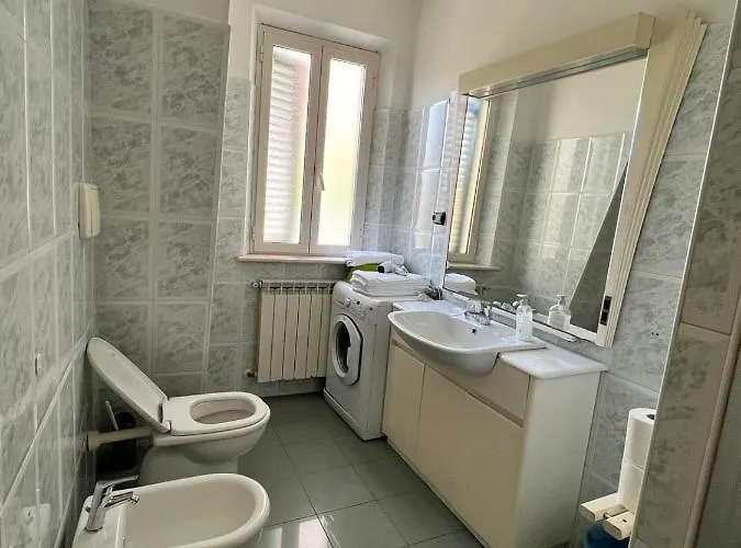 Spazioso Piano Terra Vicino Mare *