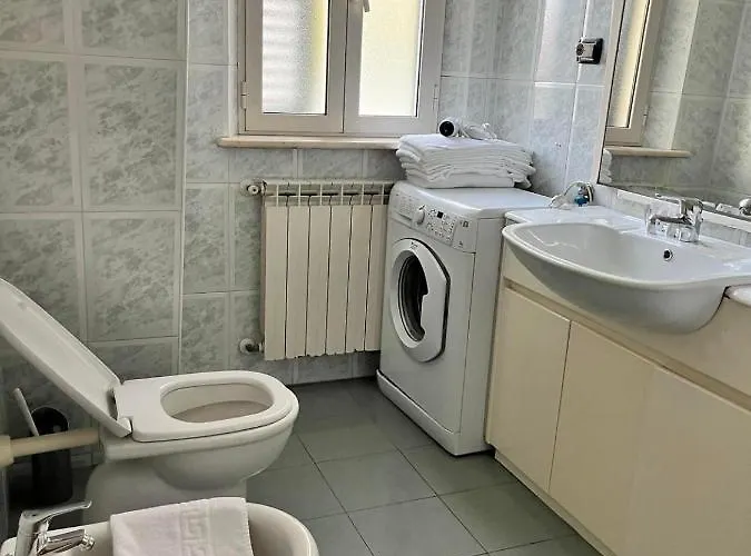 Spazioso Piano Terra Vicino Mare