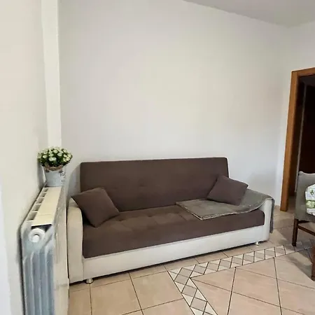 Spazioso Piano Terra Vicino Mare